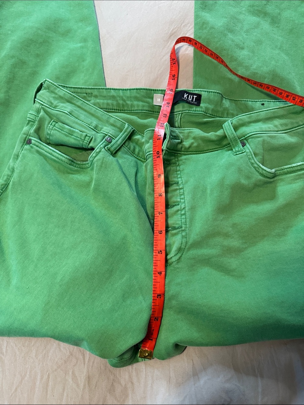 Kut from the Kloth Bright Green Cropped Pants (13) - Picture 5 of 8